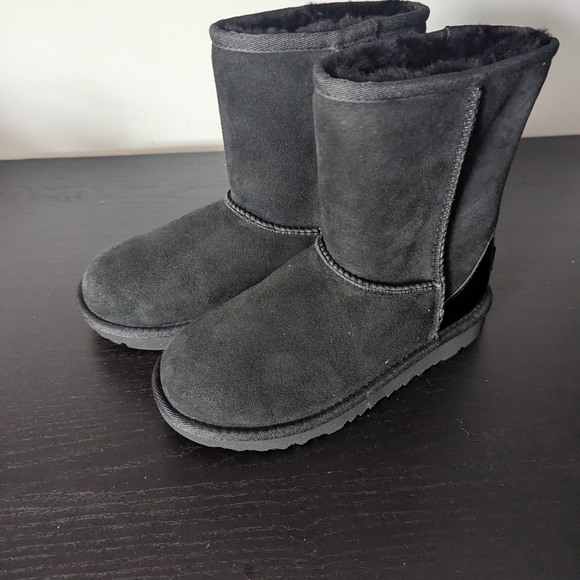 Ugg Classic Boot size 1 - Picture 8 of 8